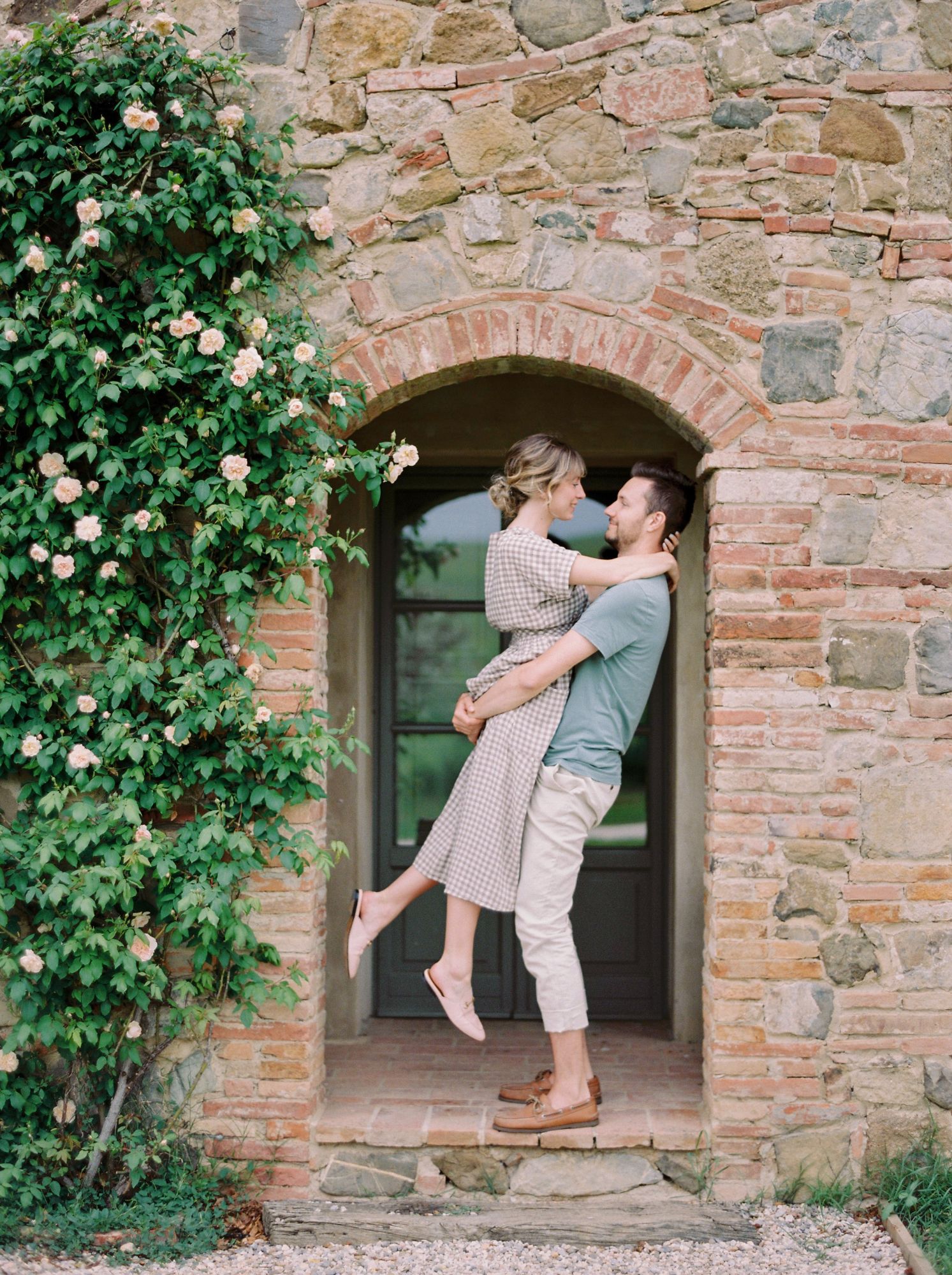 What to Wear for Your Engagement Session